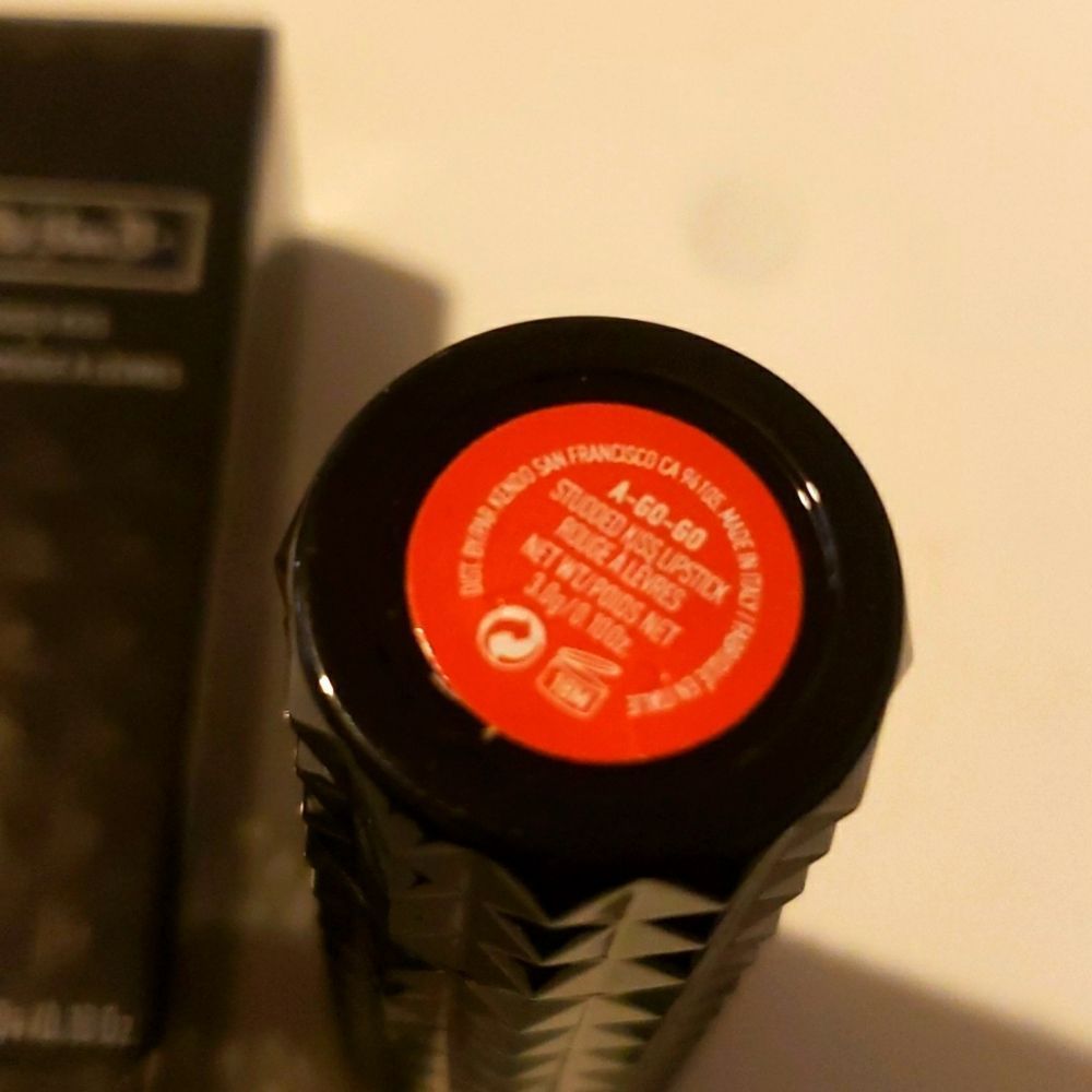 💙🧚♀️A-GO-GO Kat Von D DISCONTINUED Studded Kiss Lipstick NWT - Picture 6 of 6